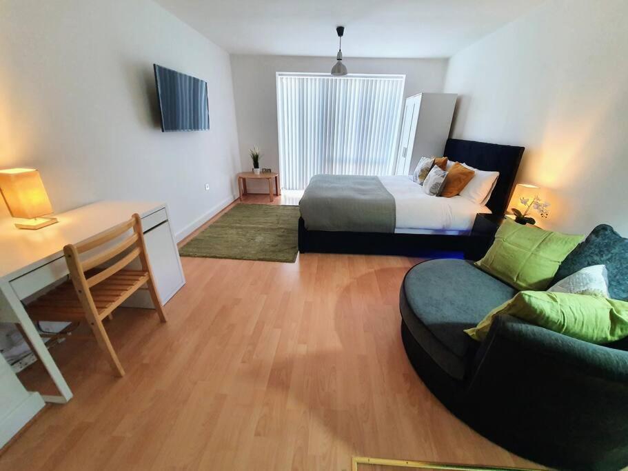 Contemporary Modern Studio Apartment - City Centre เบอร์มิงแฮม ภายนอก รูปภาพ