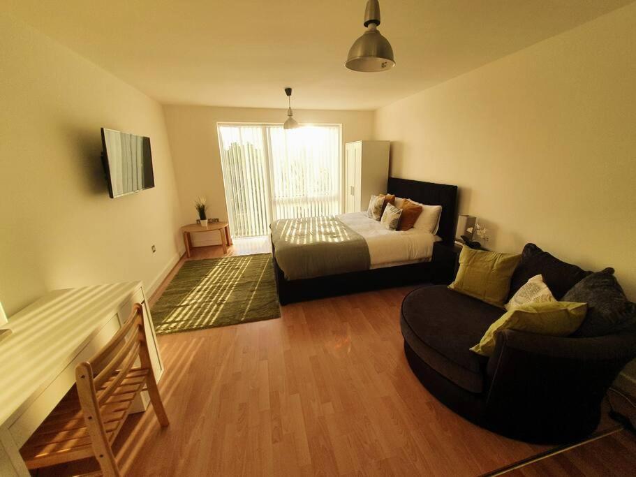 Contemporary Modern Studio Apartment - City Centre เบอร์มิงแฮม ภายนอก รูปภาพ